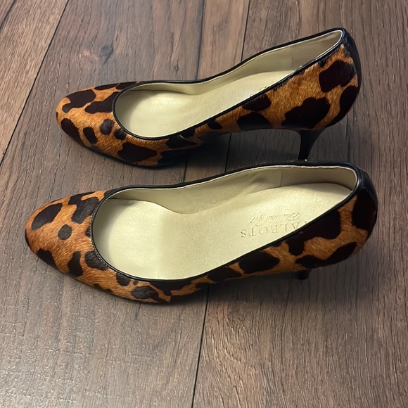 Talbots cow hide Leopard pump 8.5 - Picture 4 of 7
